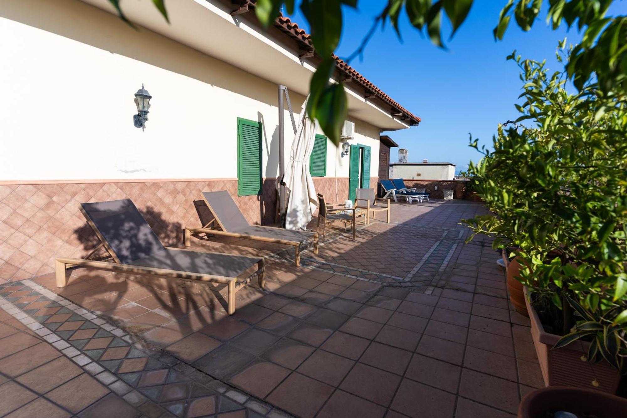 Hotel L'Attico Fuggente Nápoles Exterior foto